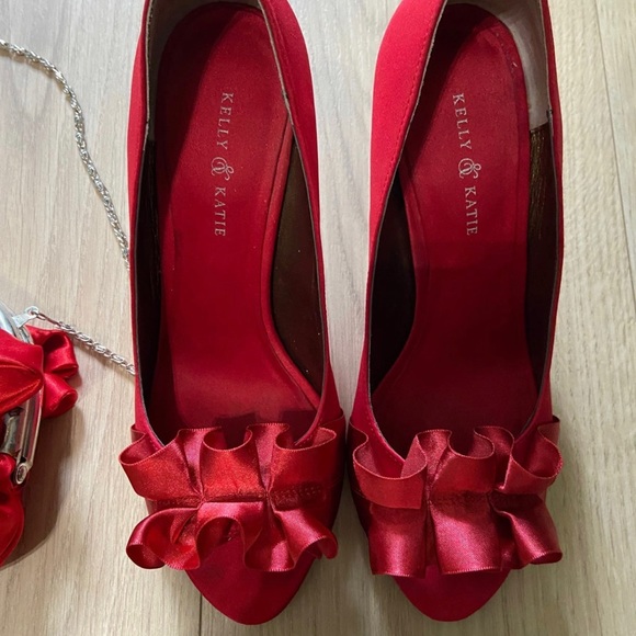 Kelly & Katie pumps with matching purse - Picture 2 of 10